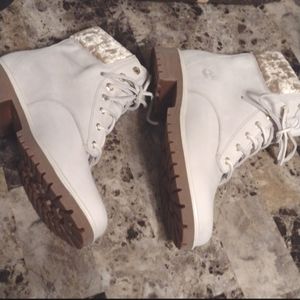 NEW Woman's TIMBERLAND Boots Crushed Velvet Cuff BEAUTIFUL! Size 9.5 waterproof